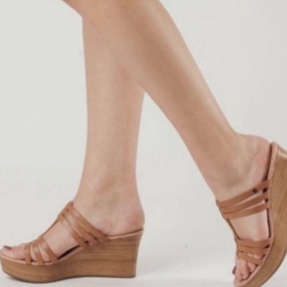 UGG Shoes - Ugg strappy platform wedge sandals sz 11W